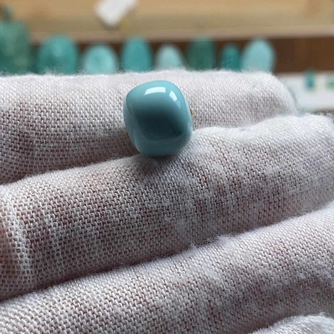 香***盏绿松石未镶嵌珠宝奇石