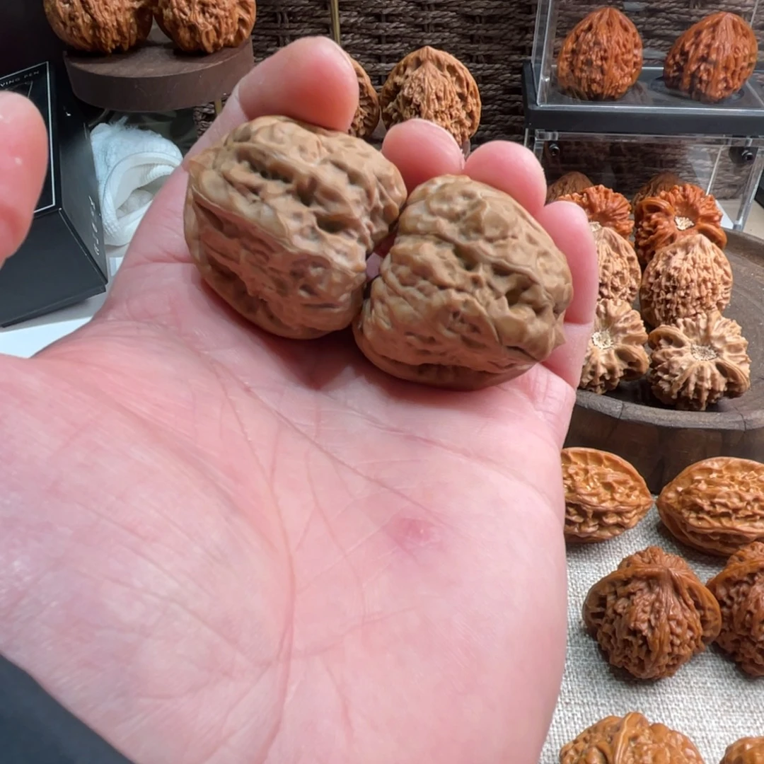 把件文玩核桃四开背蛤蟆头