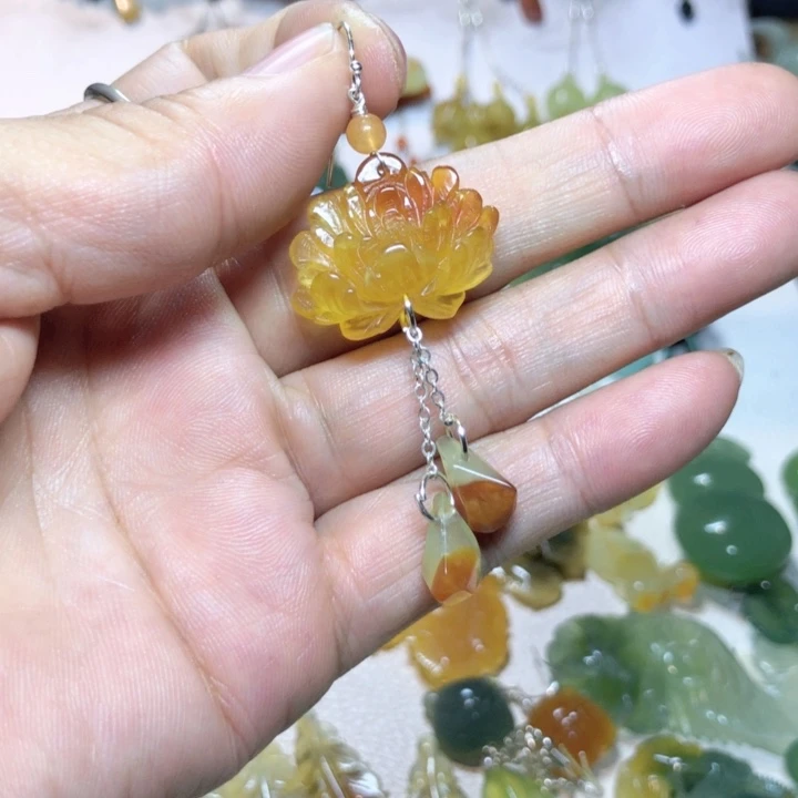 【闪购商品】蛇纹石玉耳环未镶嵌谁****》