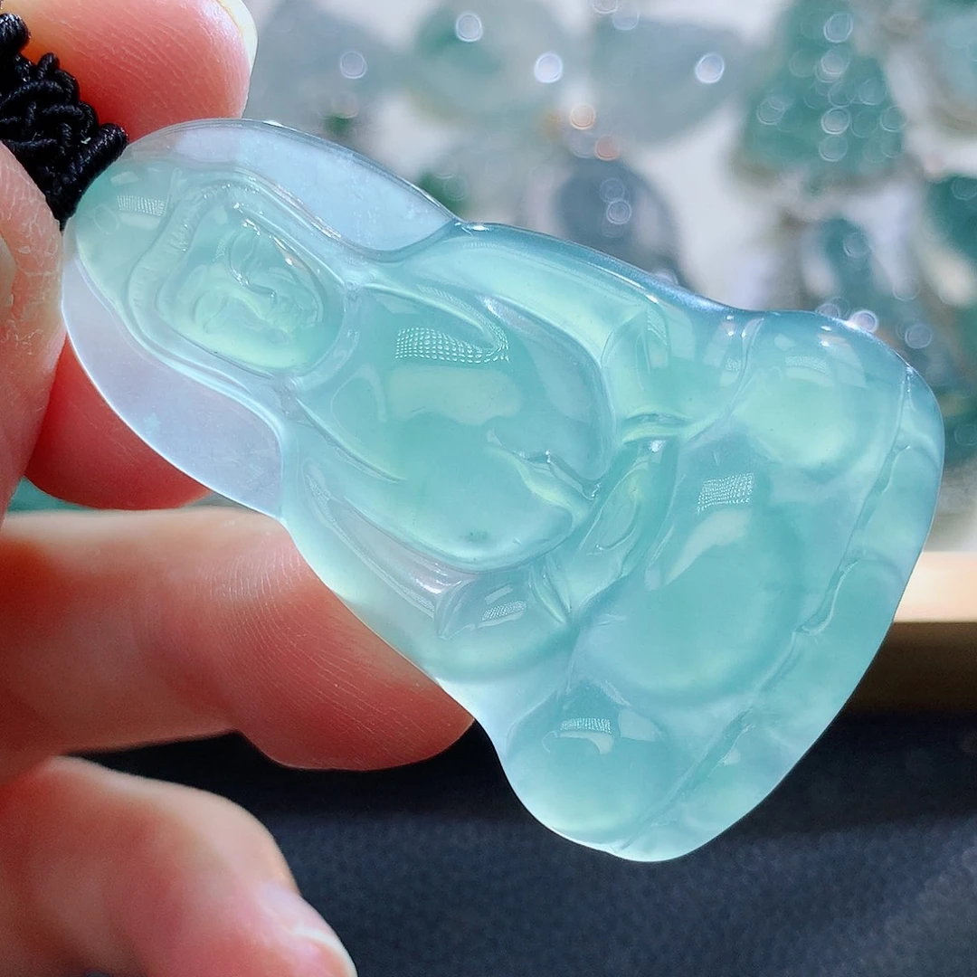 翡翠挂件未镶嵌翡翠