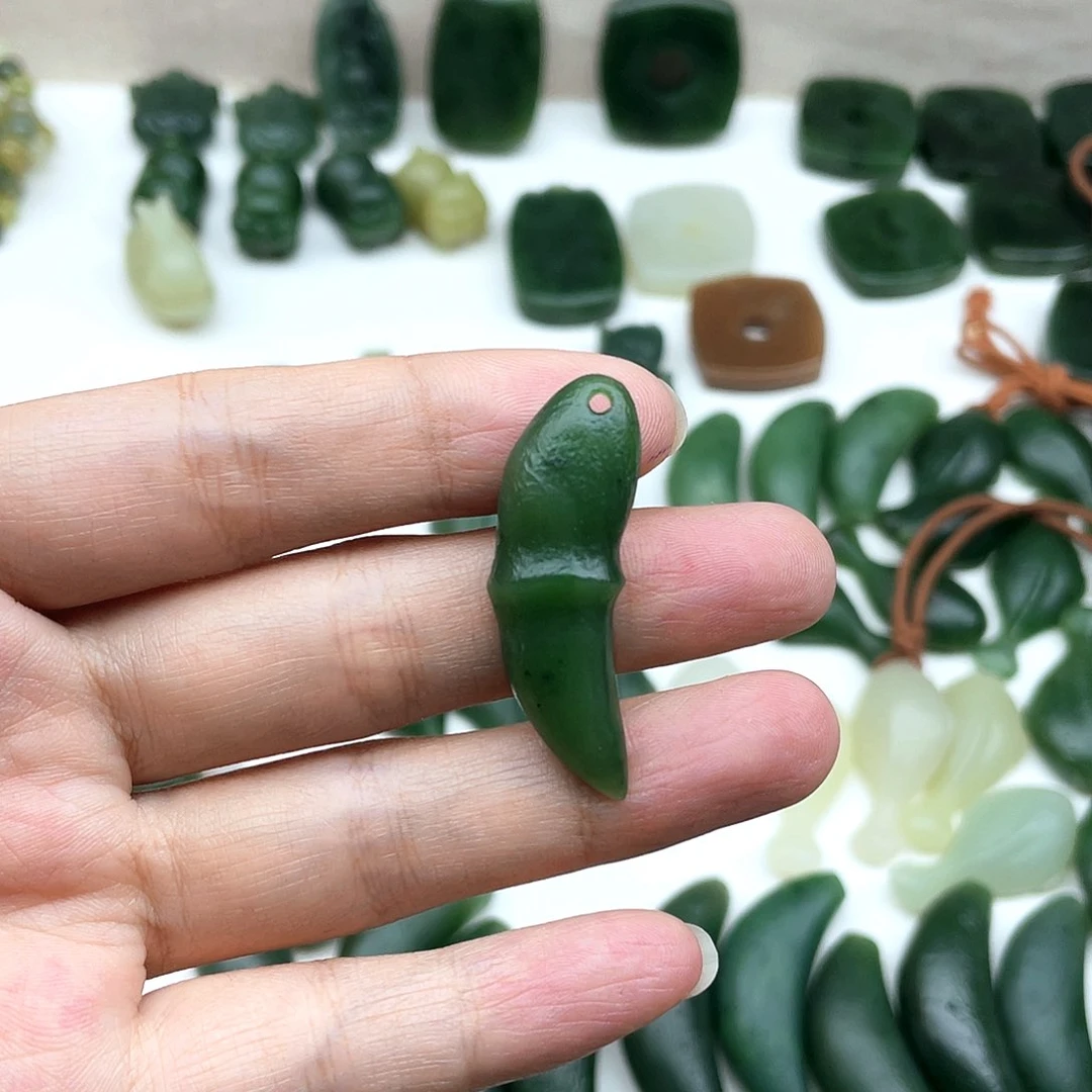 颈饰未镶嵌和田玉