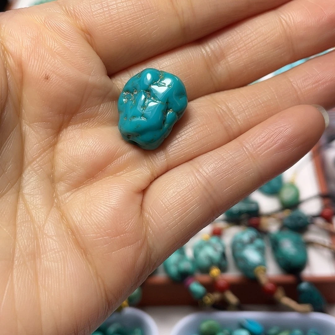 绿松石未镶嵌颈饰