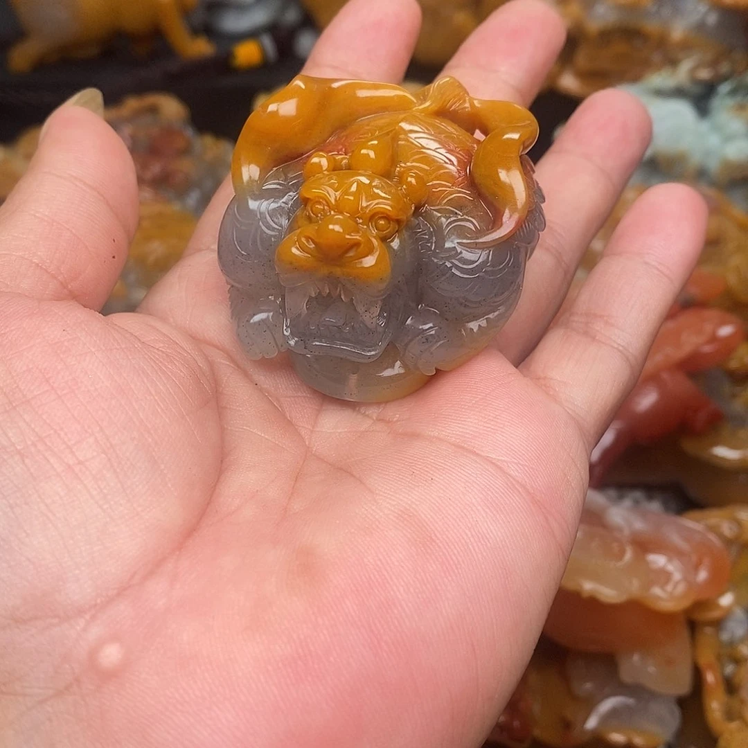 1***8石英质玉（黄龙玉）未镶嵌颈饰