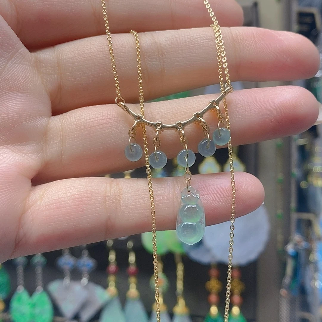 未镶嵌翡翠耳饰翡翠