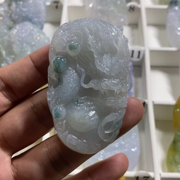 颈饰未镶嵌翡翠S**r龙