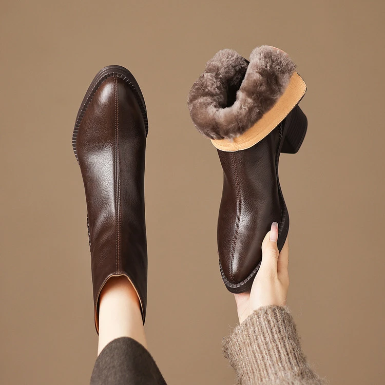 羊毛雪地靴女冬季加绒加厚棉鞋粗跟尖头高跟鞋软底短靴羊皮毛一体