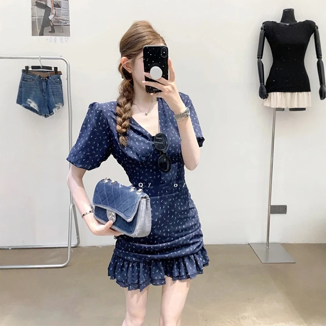 法式复古V领荷叶边碎花连衣裙女2025夏季新款显瘦气质包臀短裙子