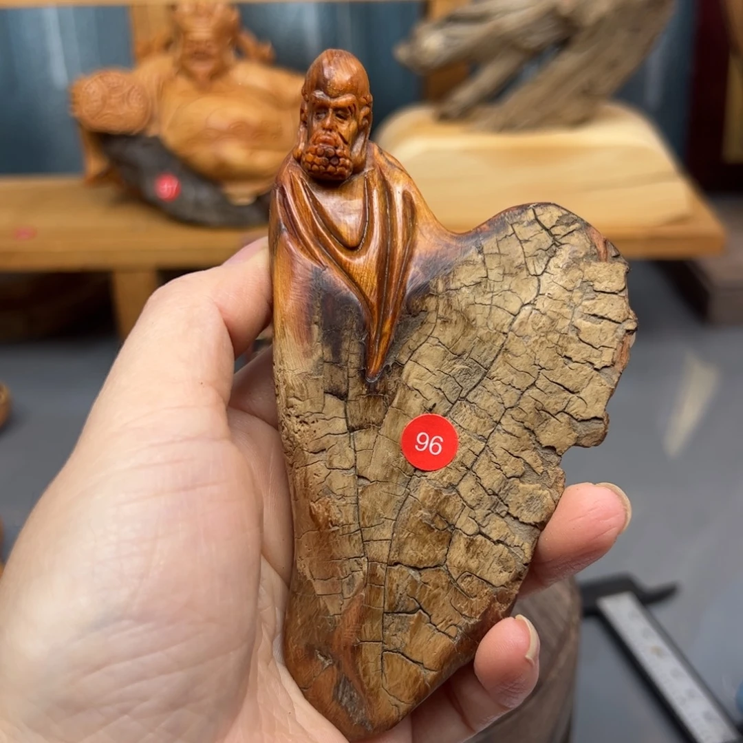 郝***壮木崖柏木摆件手把件，