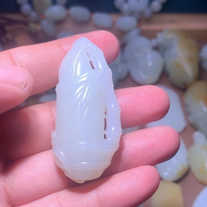 逆***刃和田玉（糖玉）未镶嵌手链