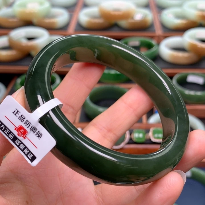 和田玉（碧玉）手镯未镶嵌60