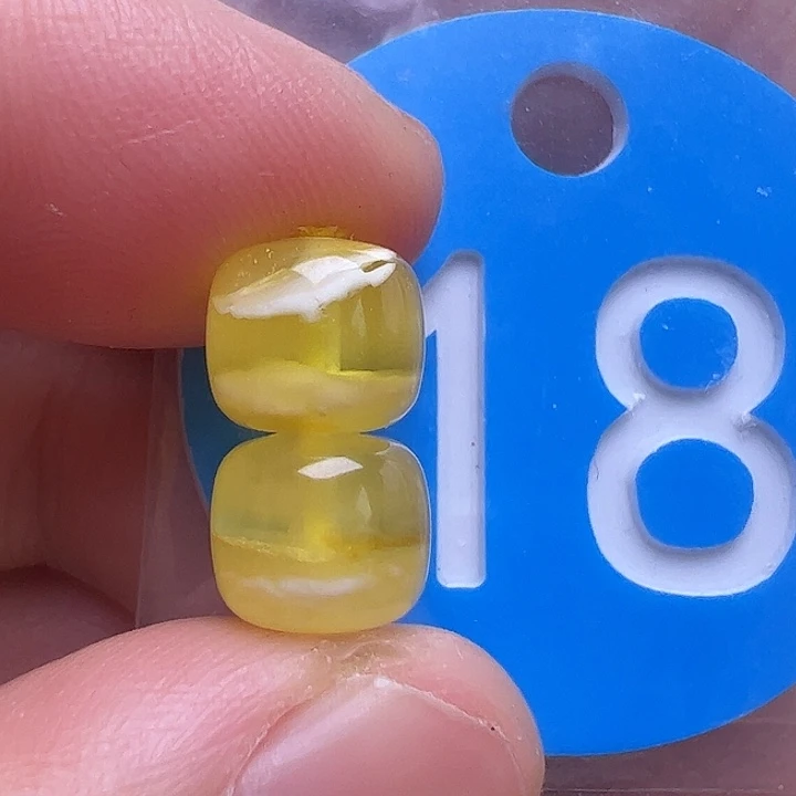 未镶嵌蜜蜡裸石8m m