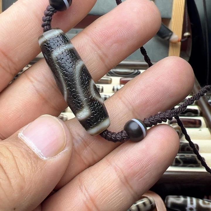 未镶嵌颈饰玛瑙/玉髓吉**卓