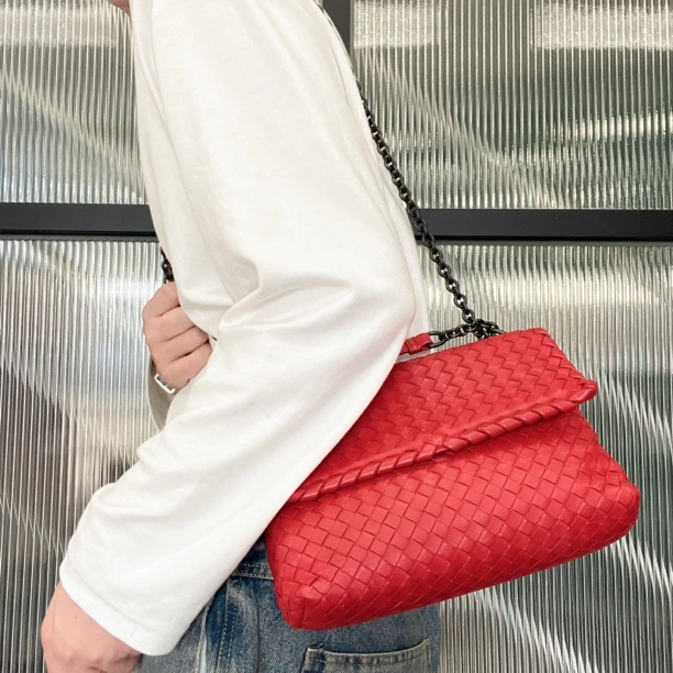 95新 BOTTEGA VENETA/葆蝶家 【涛】31HP05 红色奥林匹亚单肩包