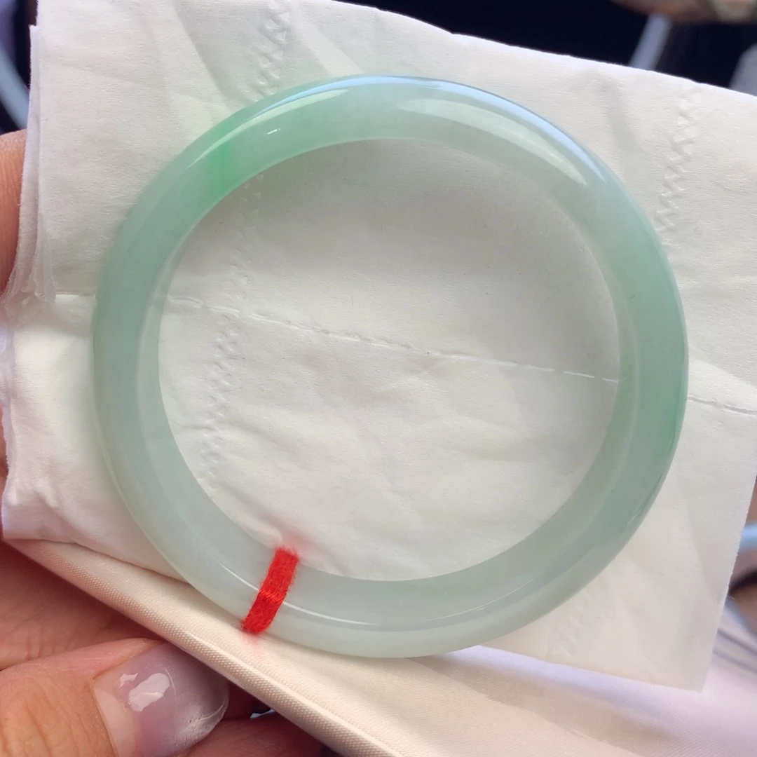 翡翠手镯未镶嵌纯天然