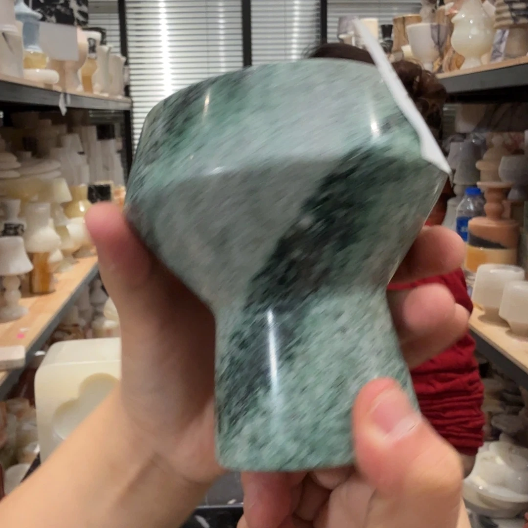 大理石R90。 心。