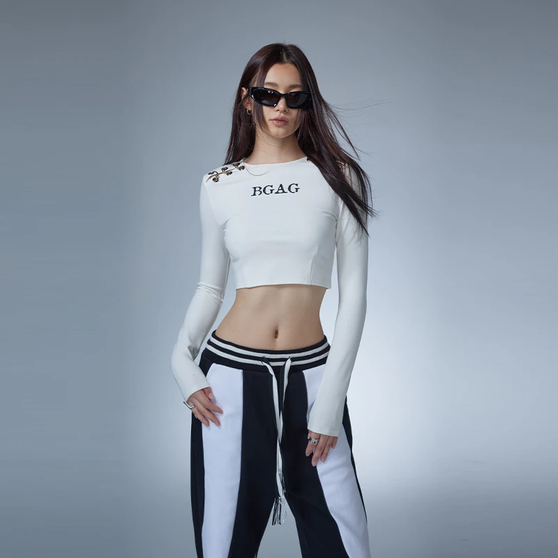 BGAG 秋季短款长袖紧身上衣女新款小众设计感高级修身白色T恤 H26