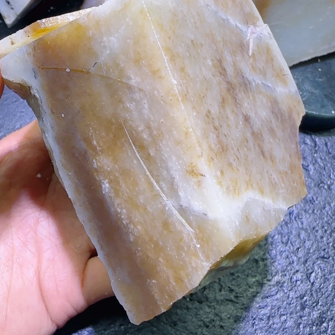 和田玉未镶嵌珠宝半成品