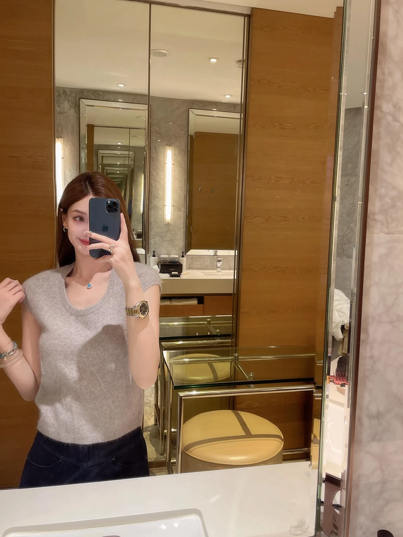 羊毛气质U领毛针织马甲 浣X绒