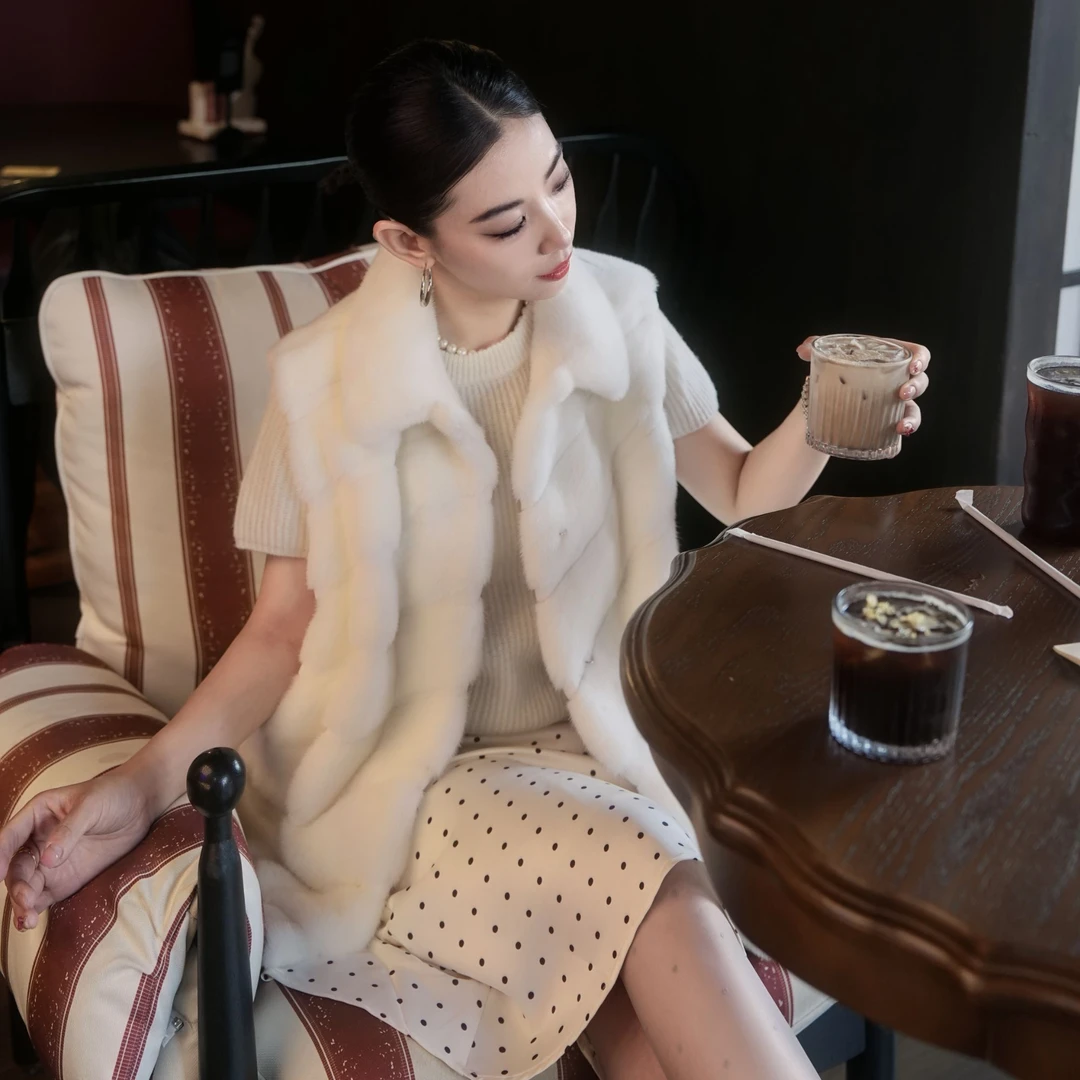 「新宝之约马甲」美国smooth本白宝嘉美千金高级感斜排马甲时尚百搭