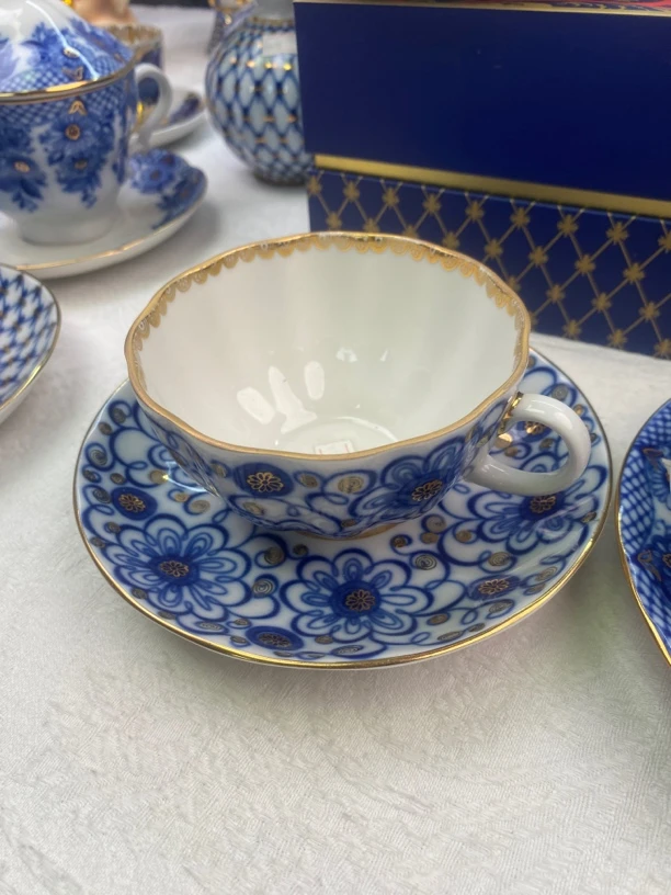 当代 俄皇瓷器花簇系列一杯一碟