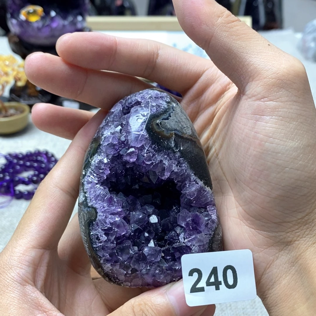未镶嵌水晶大型摆件（非配饰）