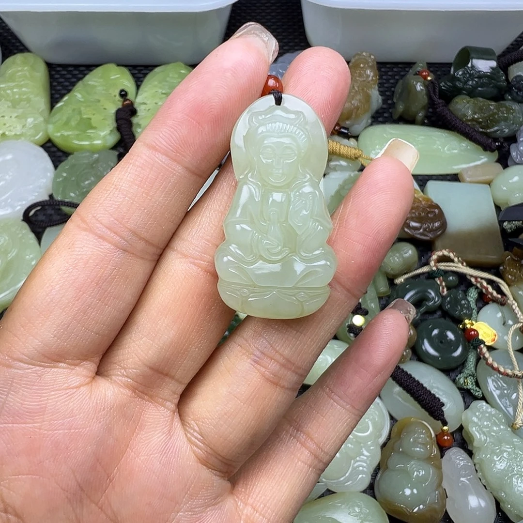 和田玉未镶嵌颈饰