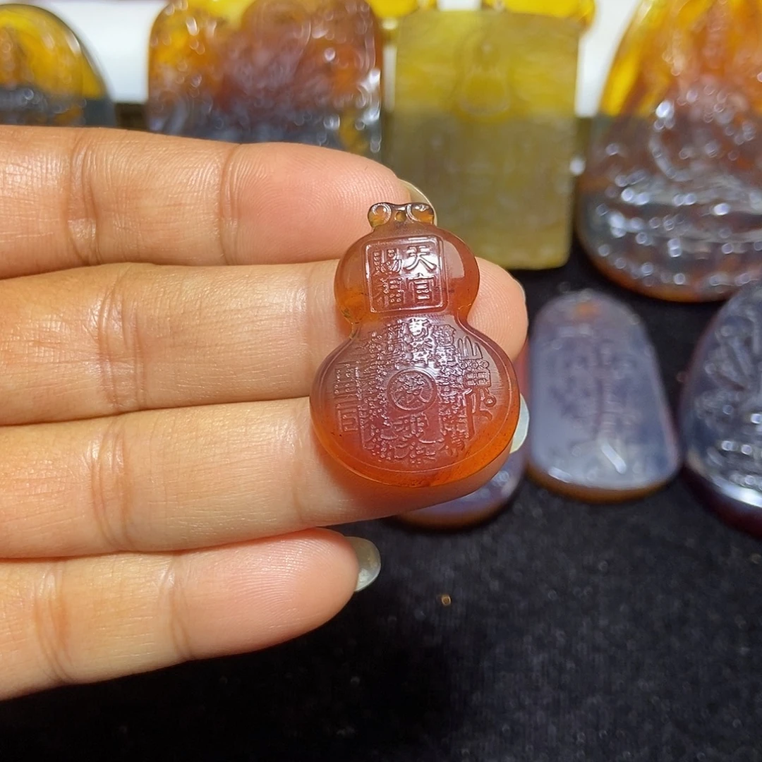琥珀未镶嵌颈饰缅甸天然琥珀吊坠