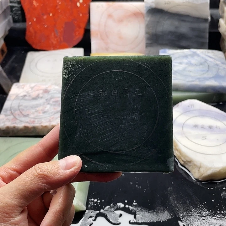 石英质玉未镶嵌手镯定制