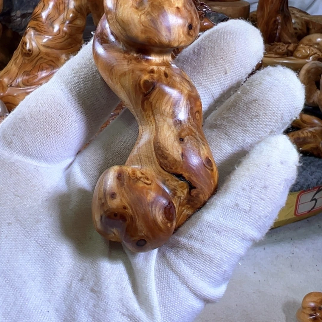 大***形柏木随行摆件手把件