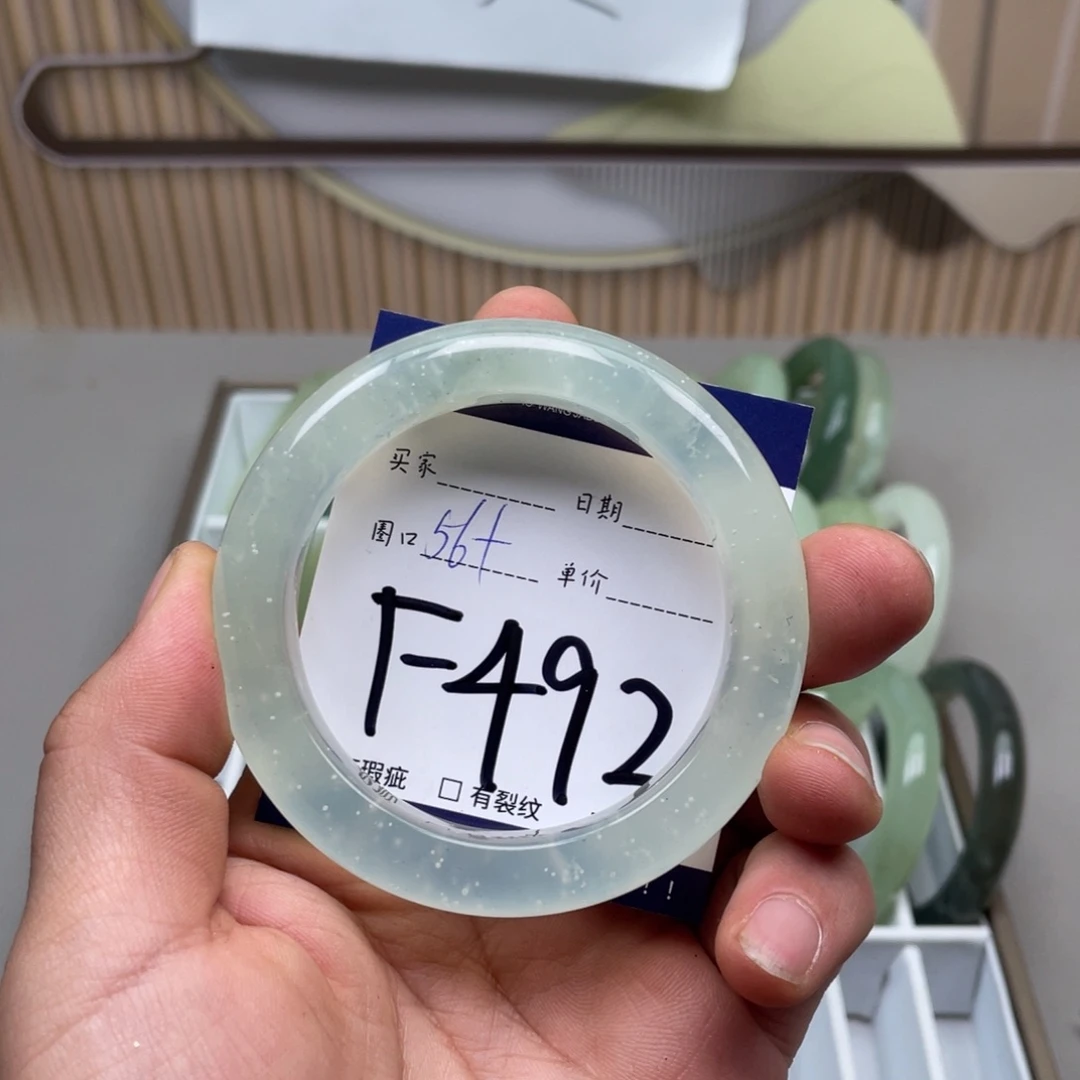 岫玉手镯手镯未镶嵌