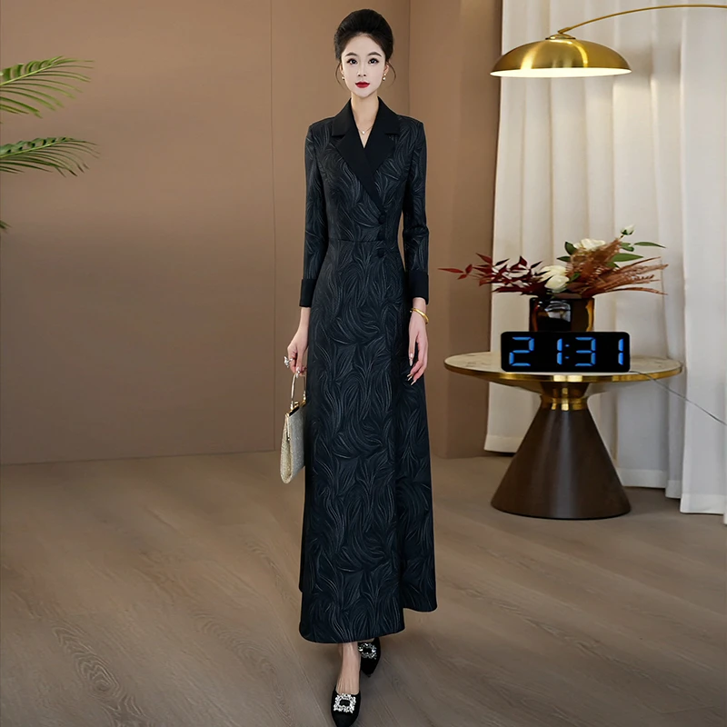 秋季长袖修身A字连衣裙2025年新款大气遮肉显瘦过膝大摆长裙190