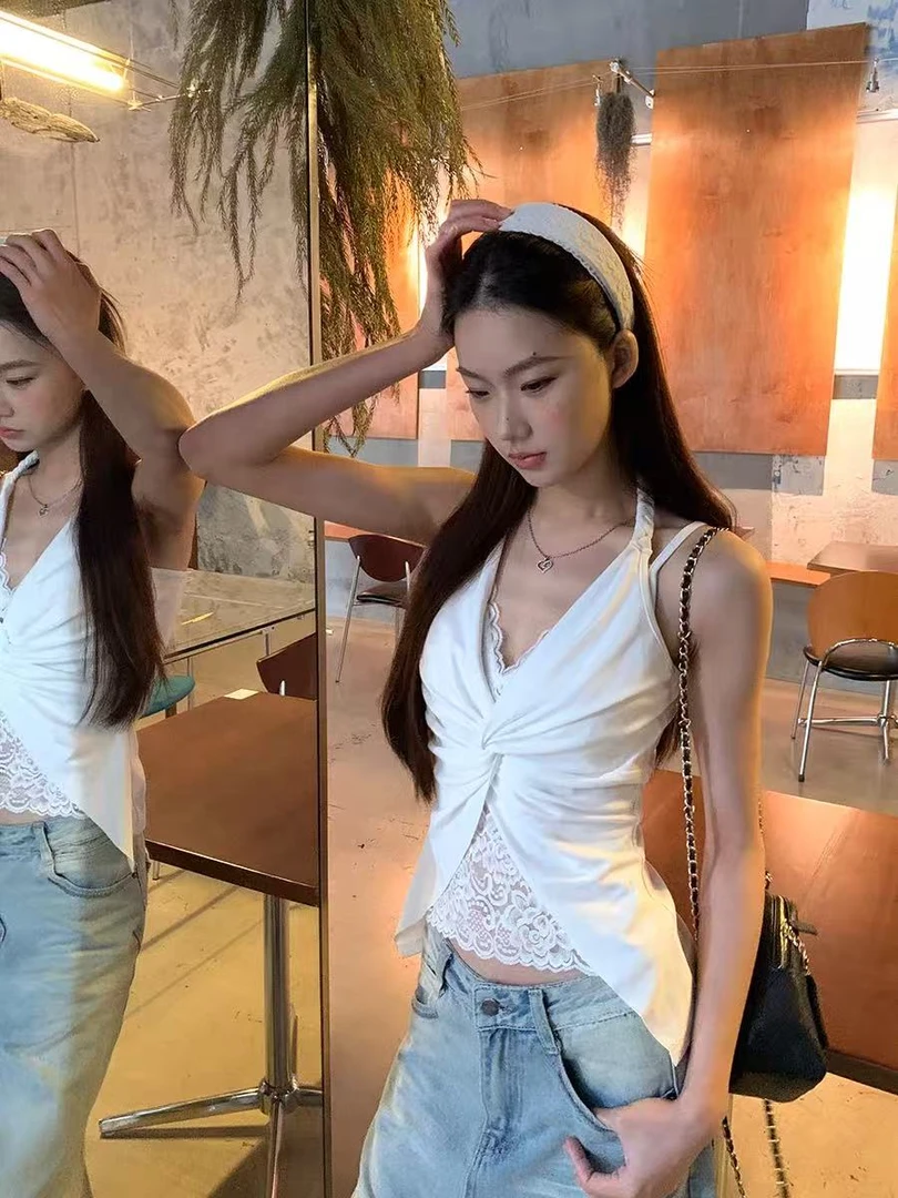 性感纯欲风蕾丝拼接挂脖吊带背心女夏季假两件设计感上衣