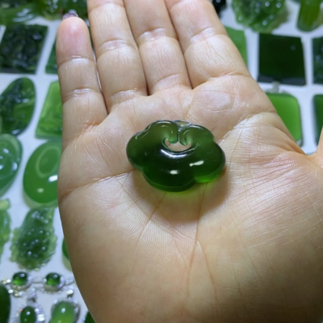 【闪购商品】蛇纹石玉颈饰未镶嵌