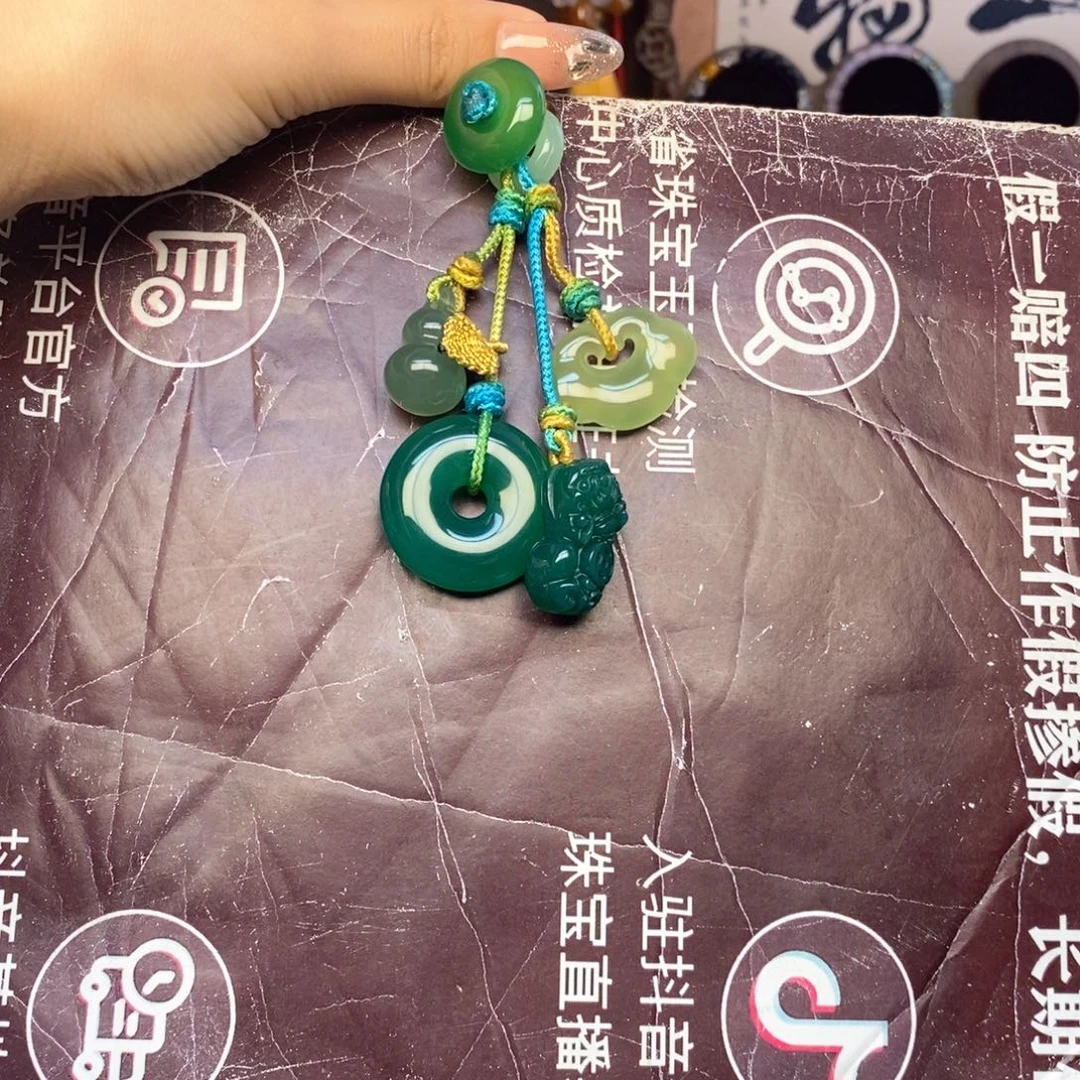 玛瑙/玉髓未镶嵌车挂挂件