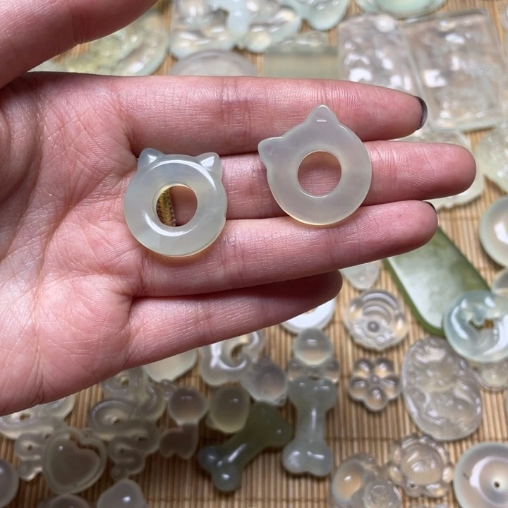 蛇纹石玉颈饰未镶嵌吕****2