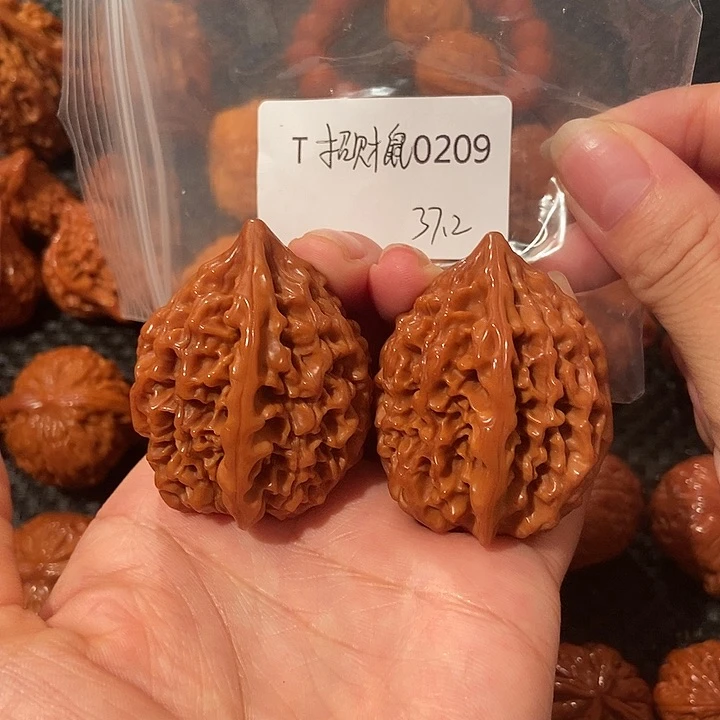 文玩核桃吊坠招财鼠37