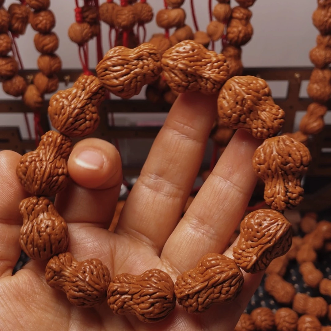 木质类龙纹桃枭手串