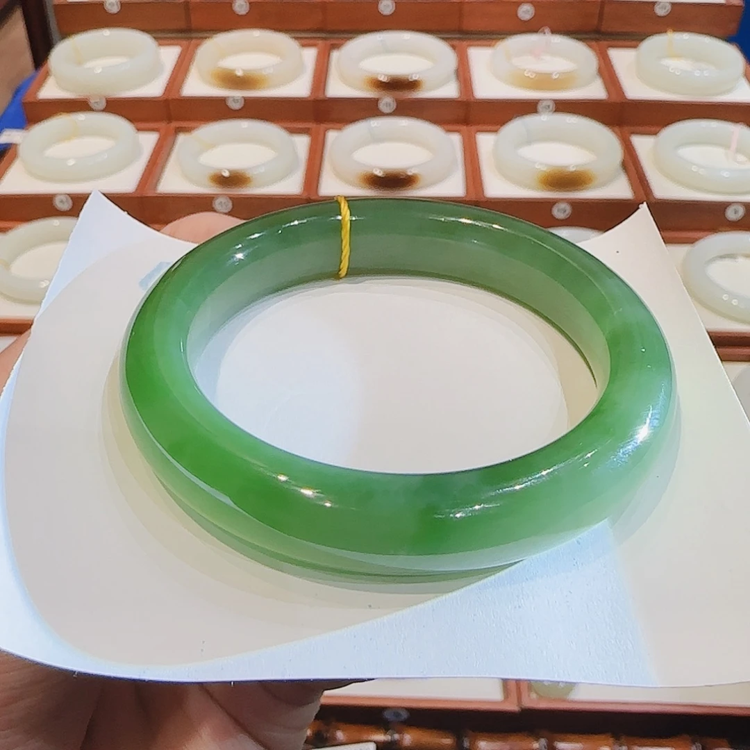 和田玉未镶嵌手镯老坑俄碧