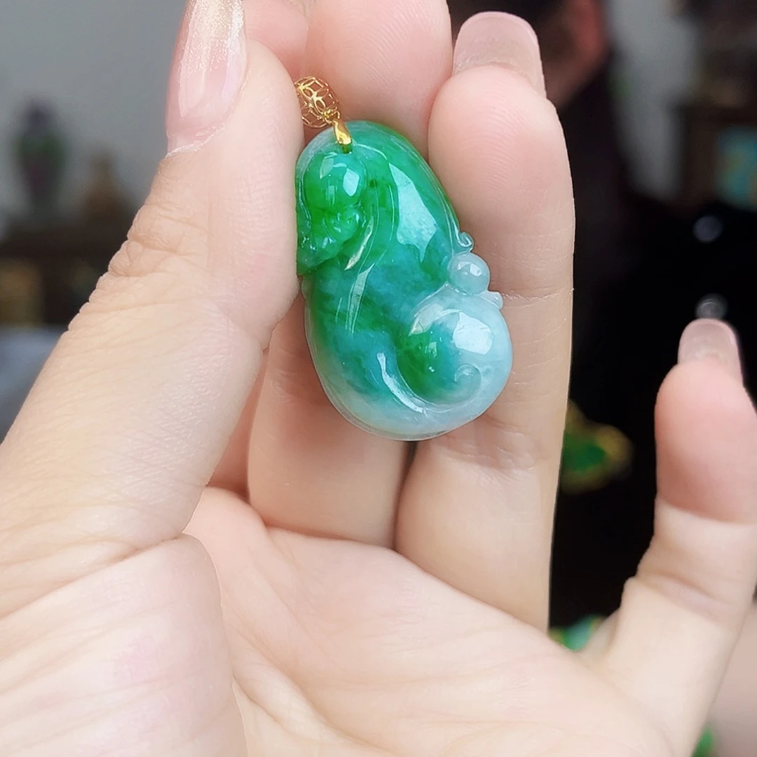 翡翠18K金镶嵌颈饰多样性