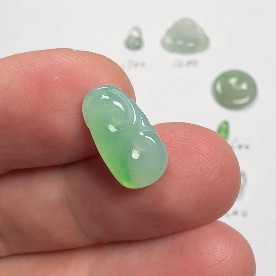 翡翠未镶嵌颈饰如意精品