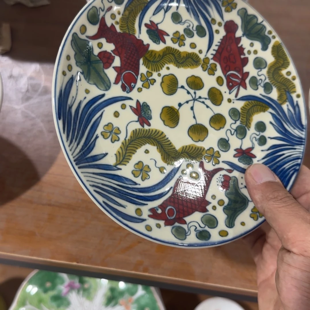 瓷片摆件等物品时应有注意或避免被