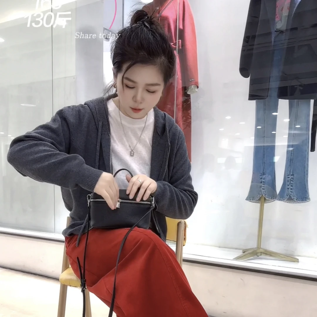 珊珊家衫宽松型连帽常规常规款女轻职风针织纯色