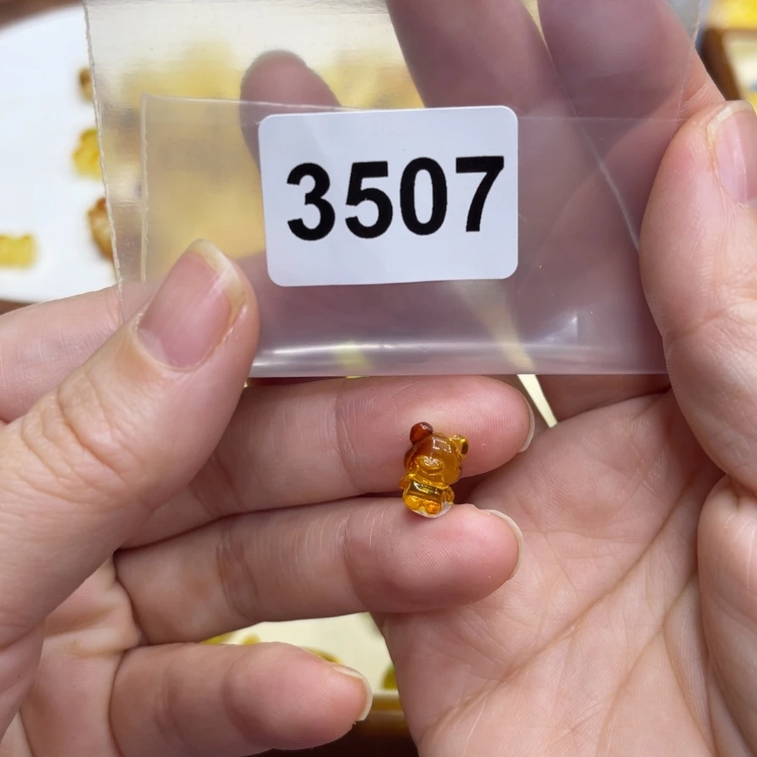 琥珀珠宝奇石未镶嵌