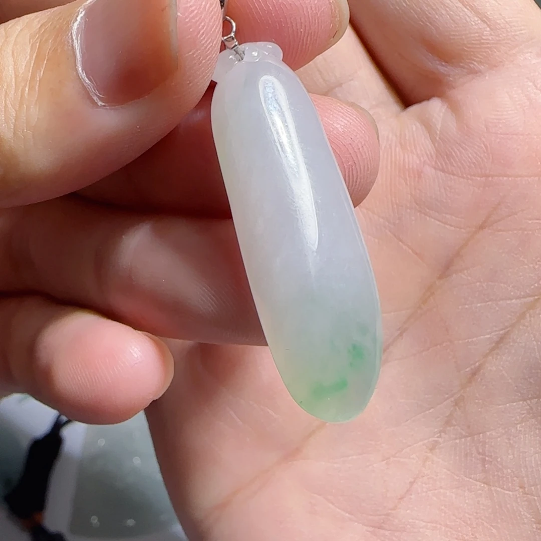 翡翠未镶嵌颈饰福瓜
