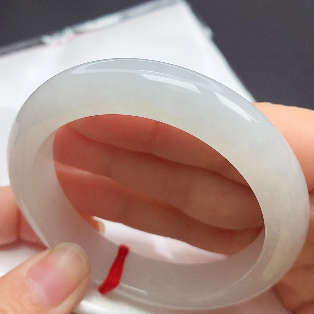 翡翠手镯未镶嵌53圈口