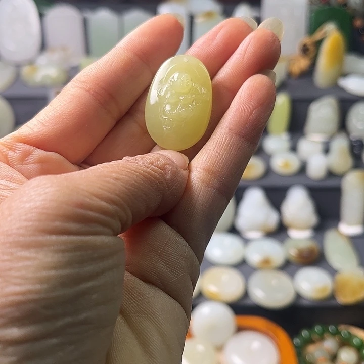 和田玉（黄玉）未镶嵌车挂