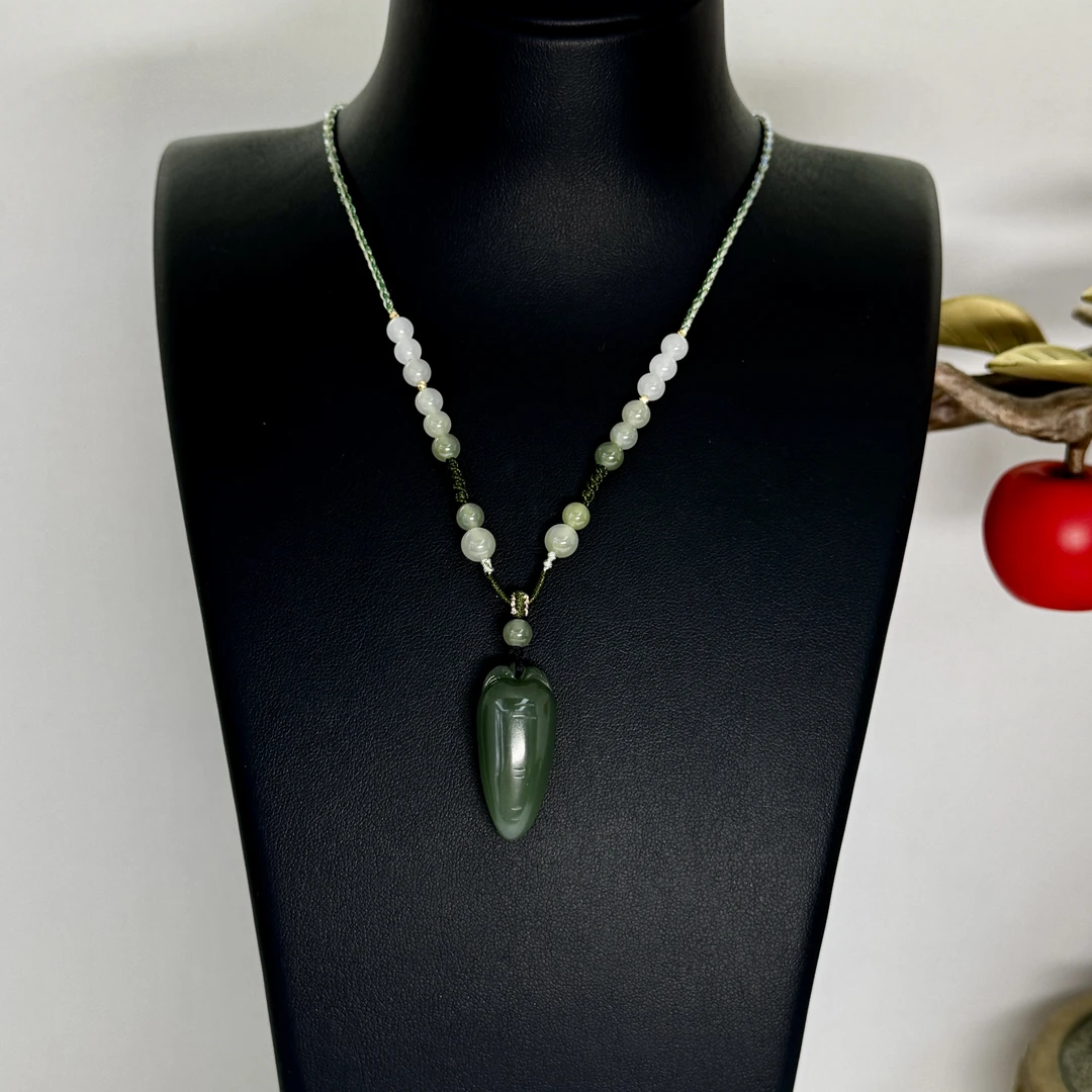 壹屿珠宝   和田玉典藏级萝卜颈饰