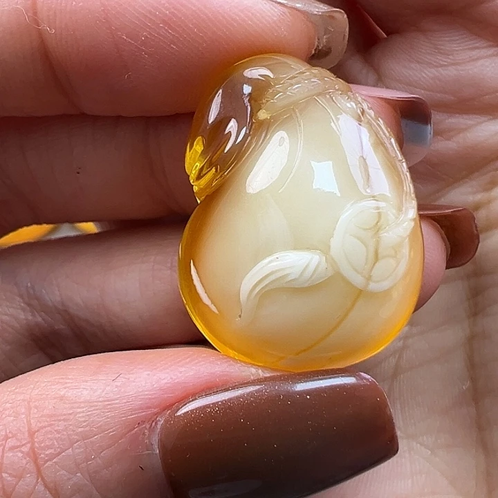 蜜蜡未镶嵌珠宝奇石