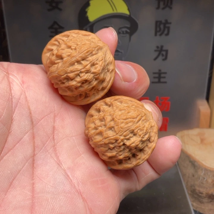 文玩核桃吊坠石子磨34全品
