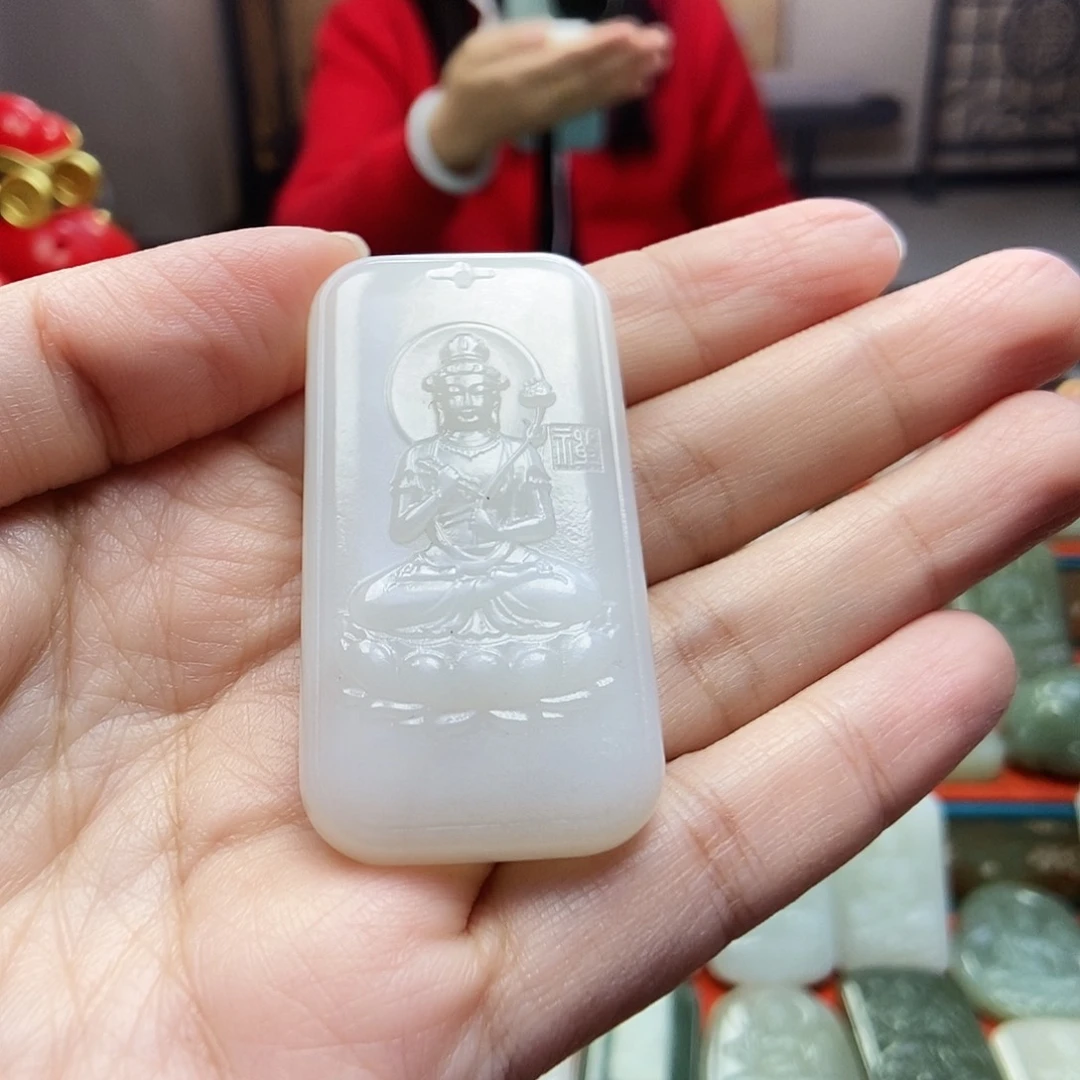 颈饰未镶嵌和田玉果****）